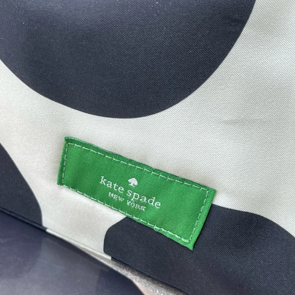 (new) Kate Spade costmetic pouch /travel kit toiletries polka dot